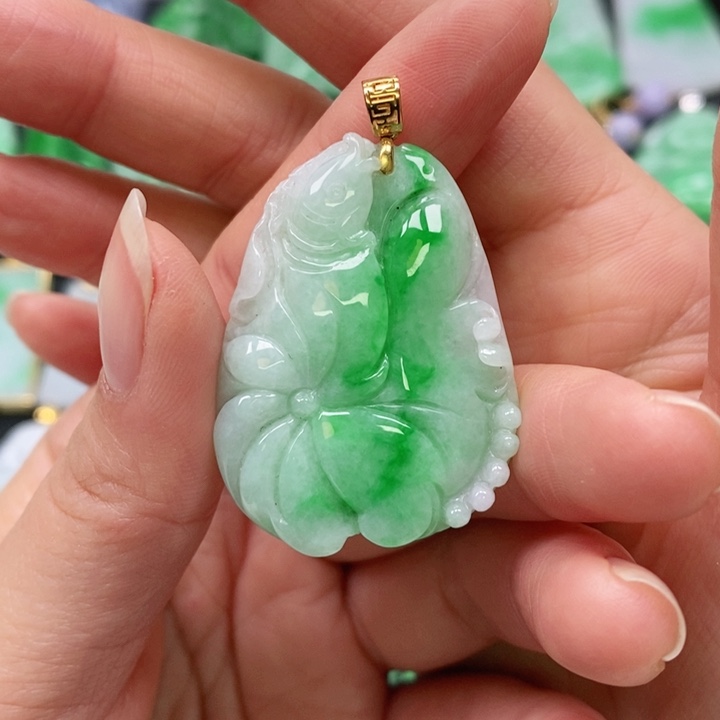 翡翠颈饰未镶嵌吊坠