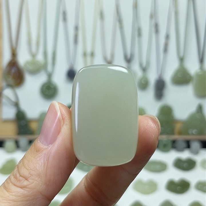 和田玉颈饰未镶嵌莎*