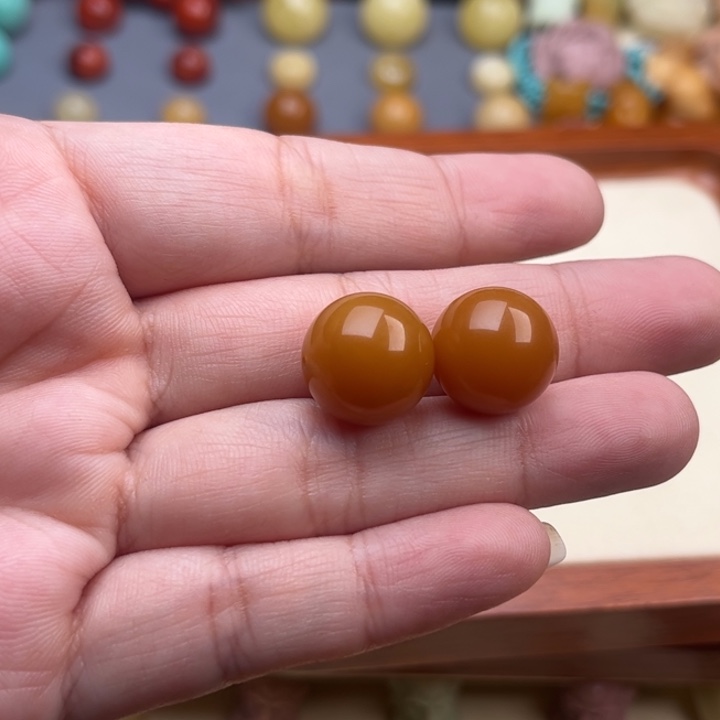 未镶嵌石英质玉（缅黄）珠宝半成品