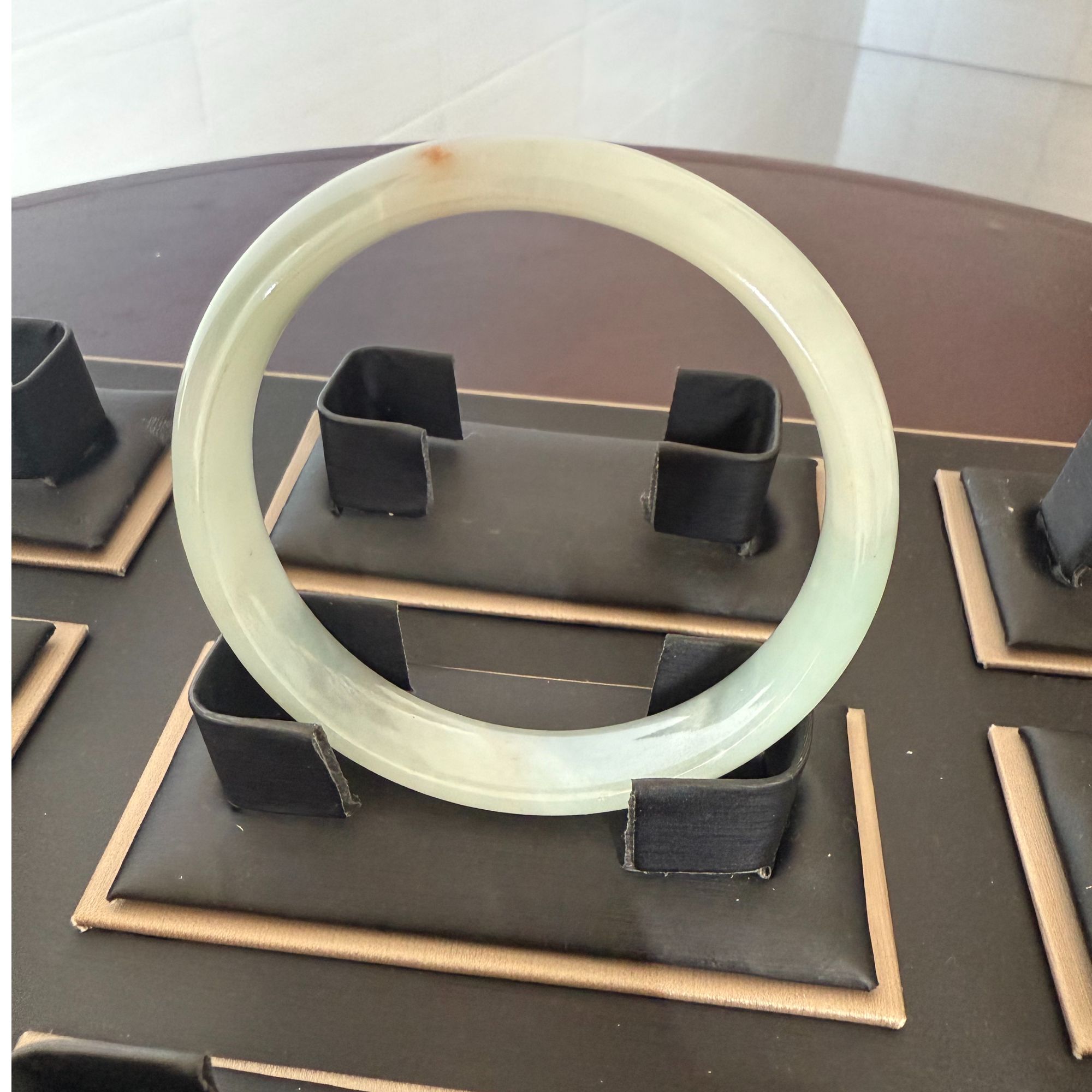 翡翠手镯有瑕疵介意勿拍！飘黄翡天然缅甸A货正圈（58-59mm）