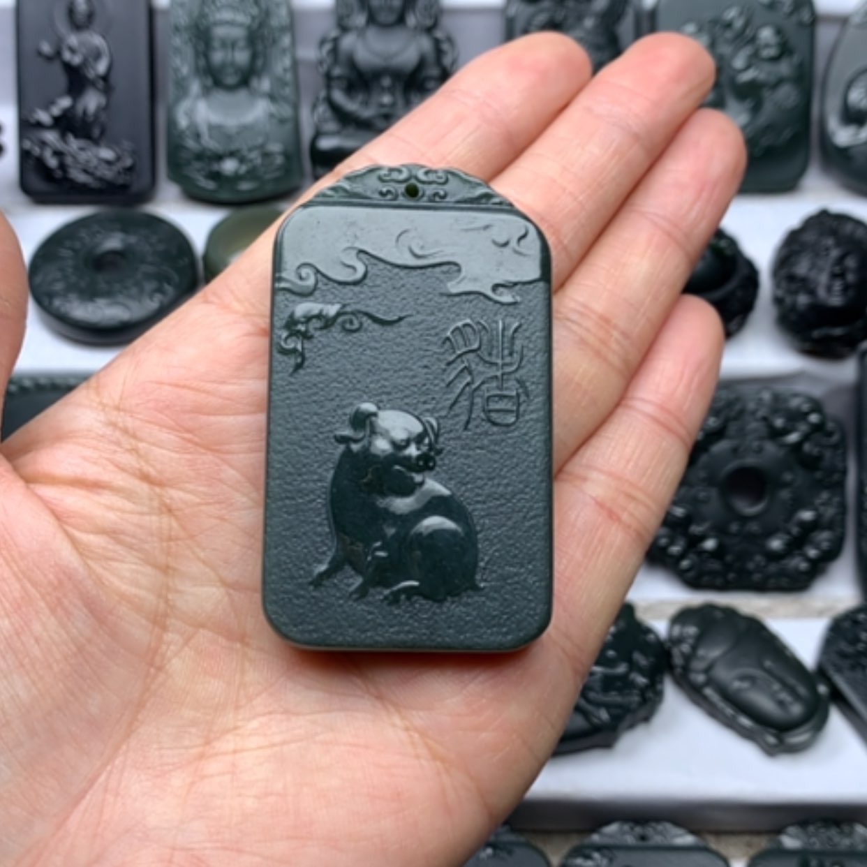 【闪购商品】和田玉颈饰未镶嵌双面雕刻