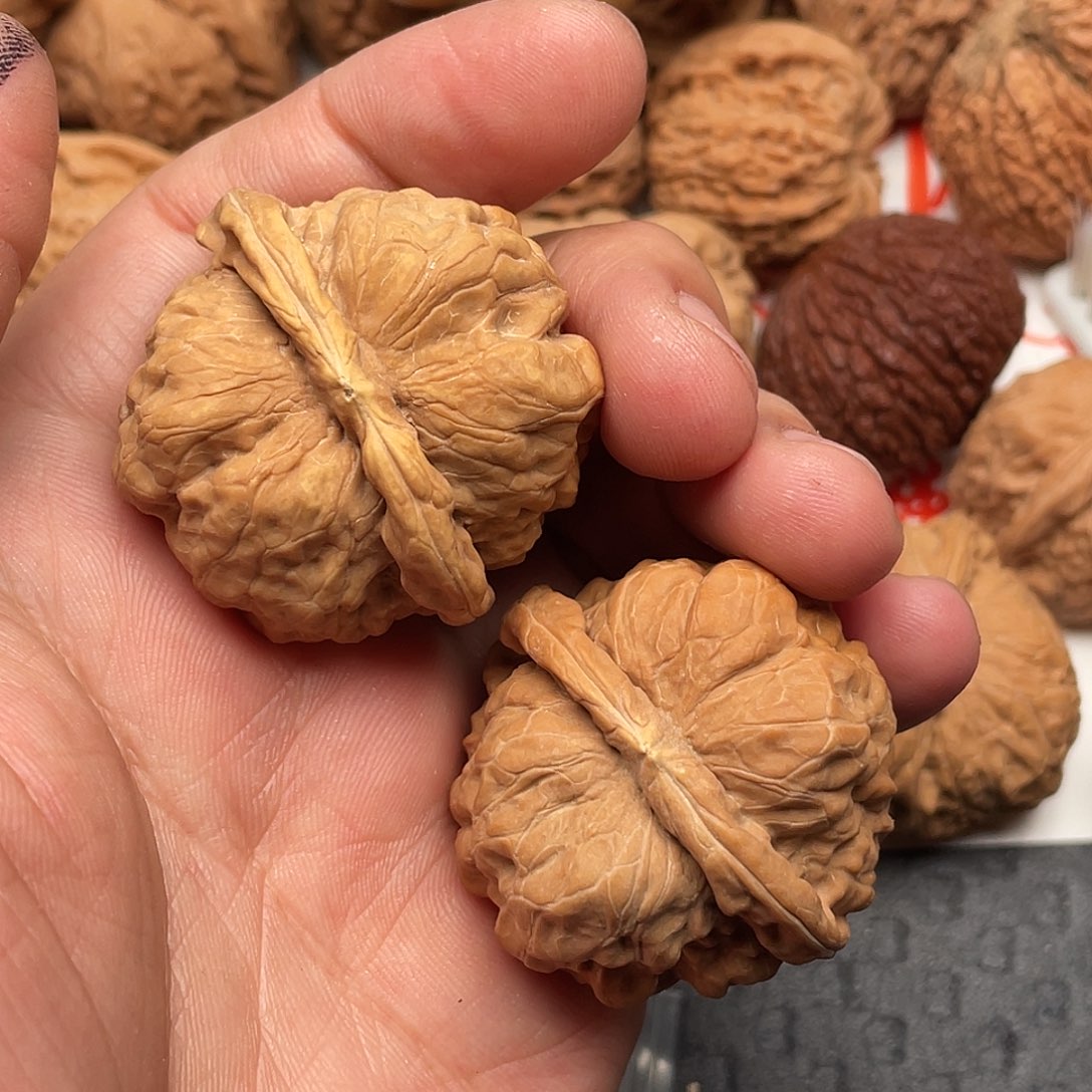 文玩核桃吊坠差****生干嘛