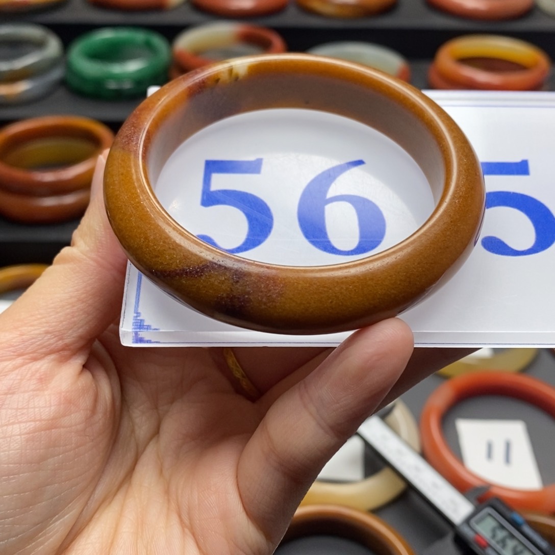 石英质玉（黄龙玉）手镯未镶嵌