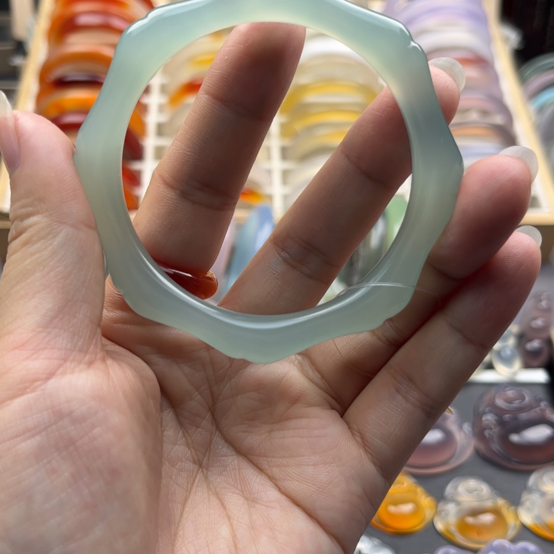 玛瑙/玉髓手镯未镶嵌57