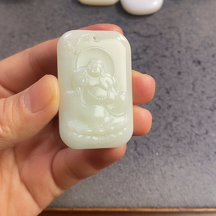 情***和田玉未镶嵌颈饰