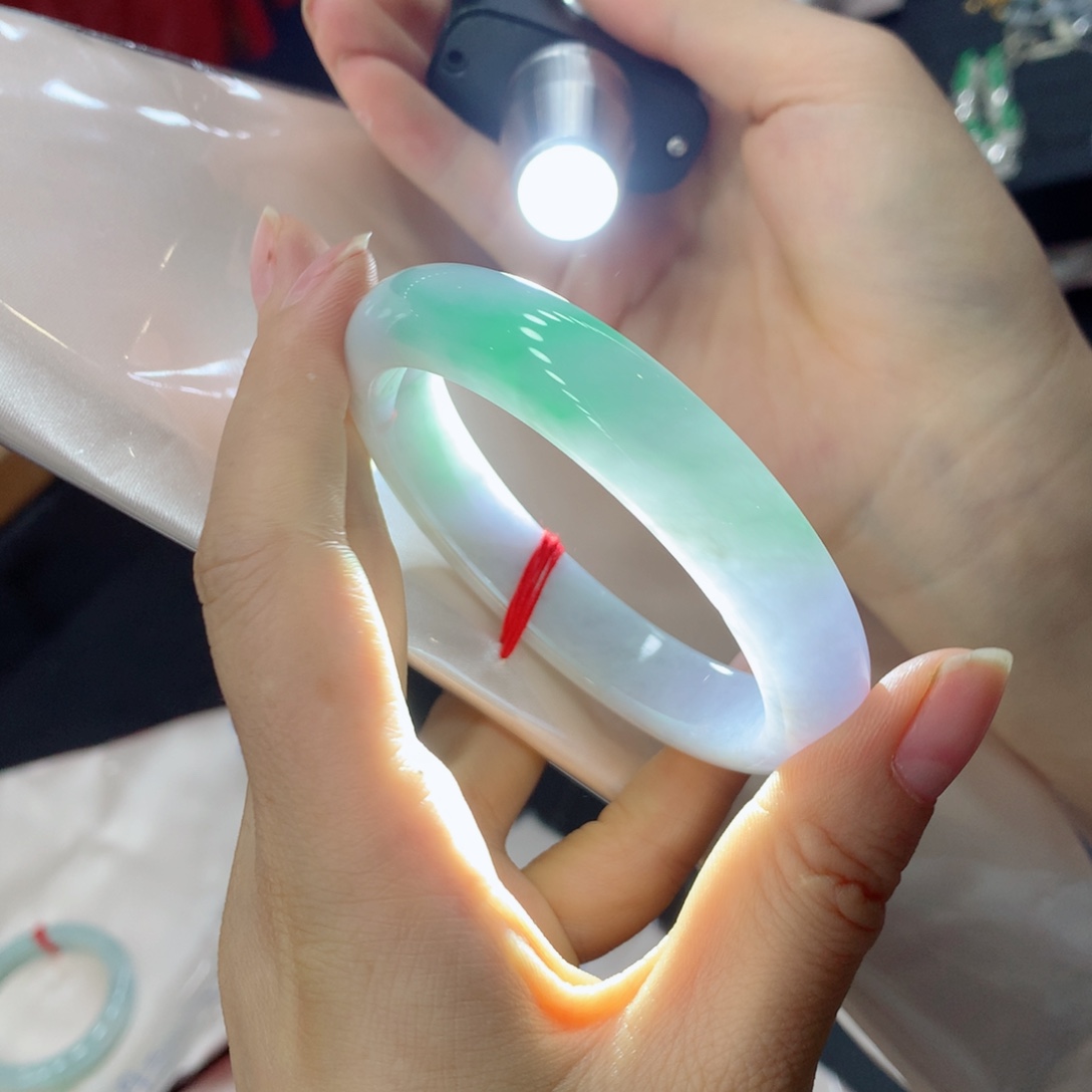 翡翠未镶嵌手镯买断