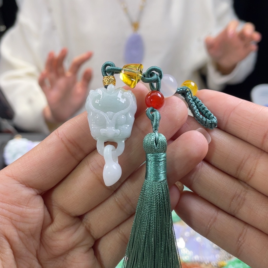 翡翠挂件未镶嵌代编织