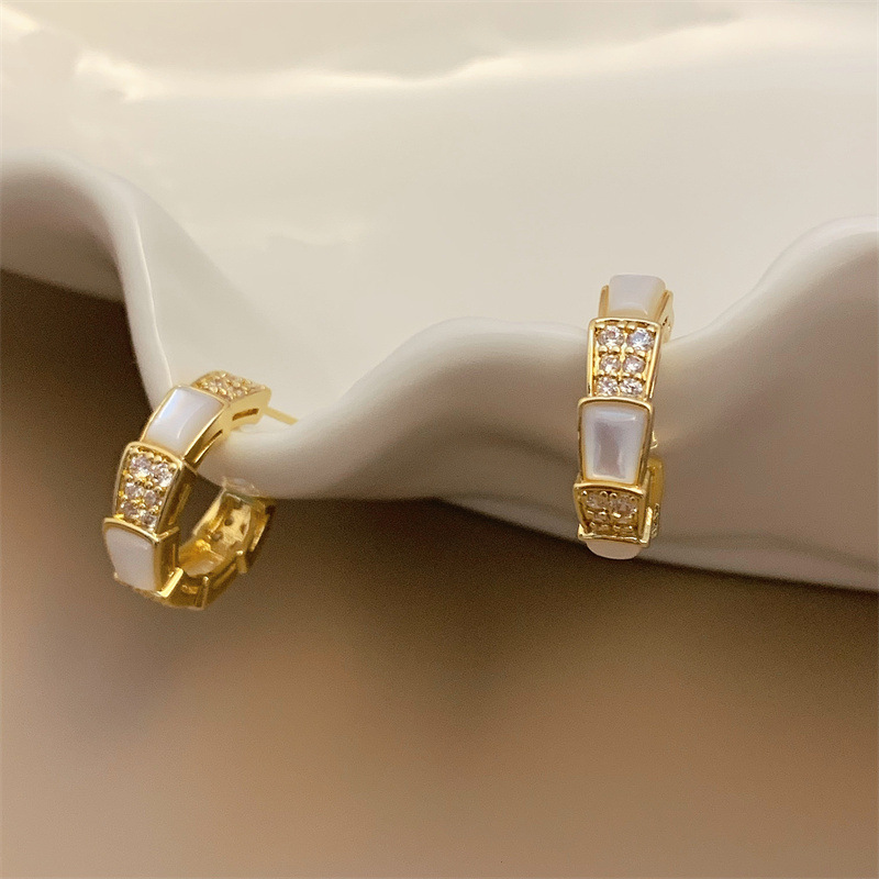 铜合金贝壳耳饰 轻奢小众高级感精致优雅天然贝壳耳环法式气质女