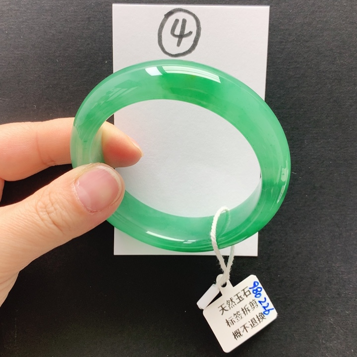 石英质玉（非洲翠）未镶嵌手镯