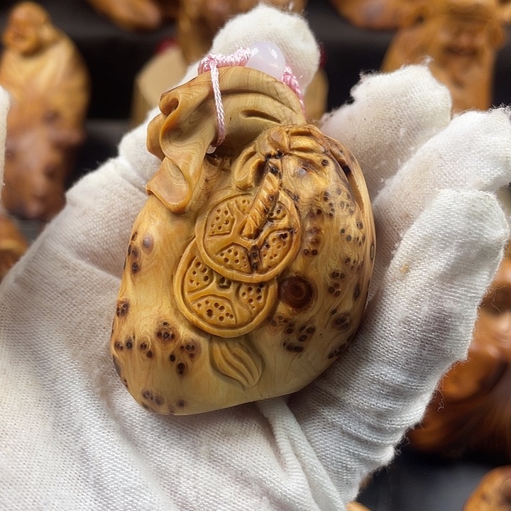 柏木（崖柏）钱袋手把件