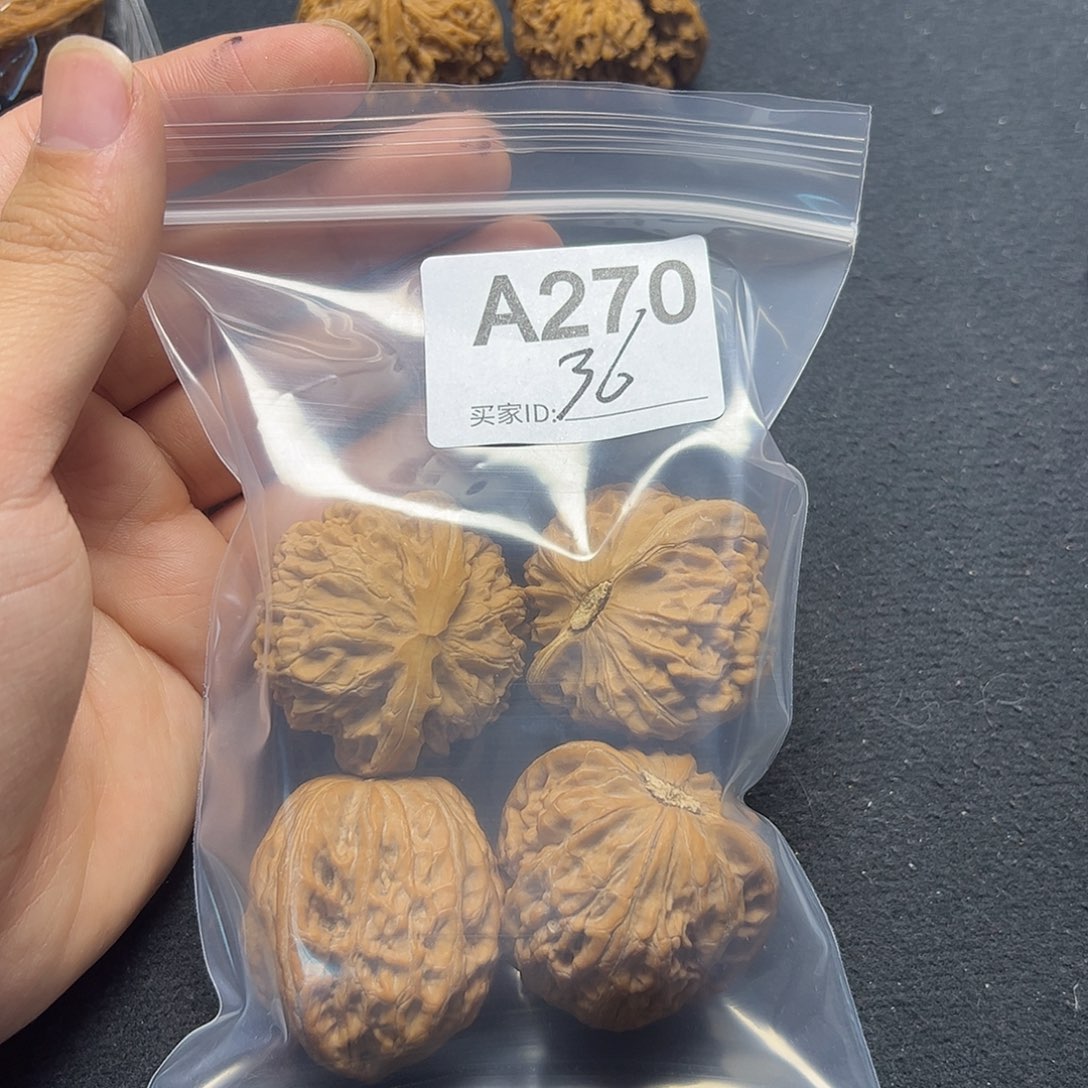 文玩核桃吊坠铁锤