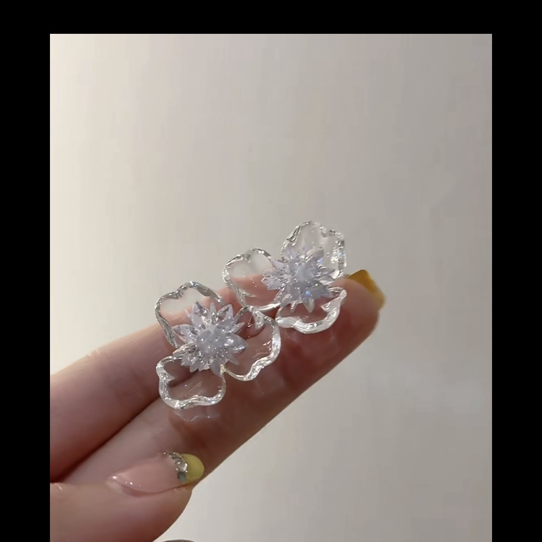 非金属仿水晶耳饰 通透花瓣水晶花朵精致耳钉 简约气质温婉饰品