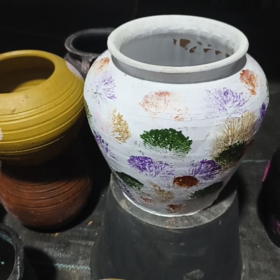 白色花团口径14高度19默认底部有孔