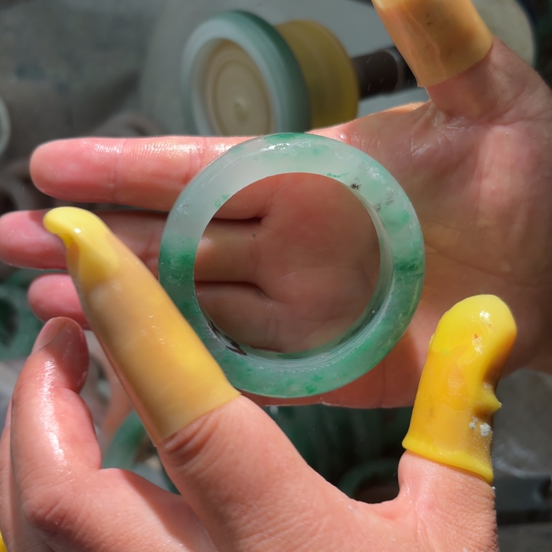 青***青石英质玉（非洲翠）未镶嵌定制