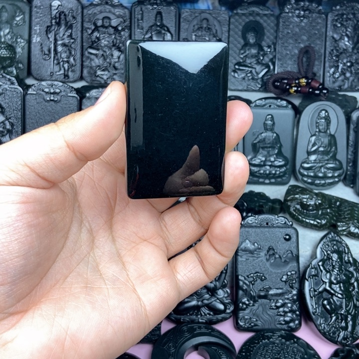 颈饰未镶嵌和田玉瀚*