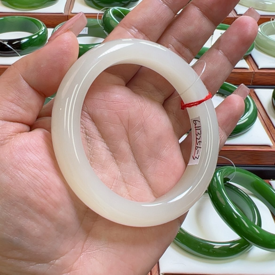 【闪购商品】和田玉手镯未镶嵌