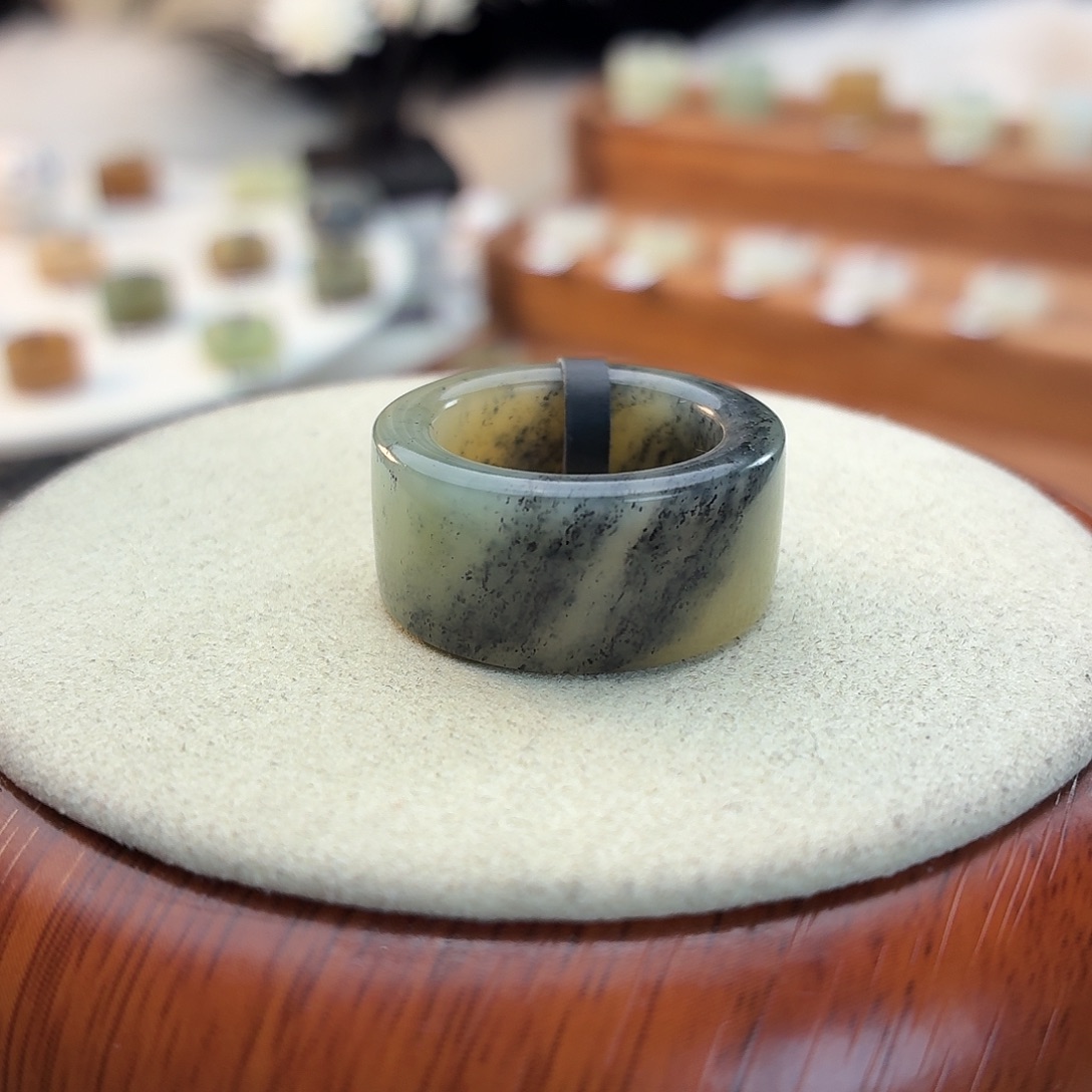 和田玉未镶嵌戒指i141青花圆切17.4mm港码14–15