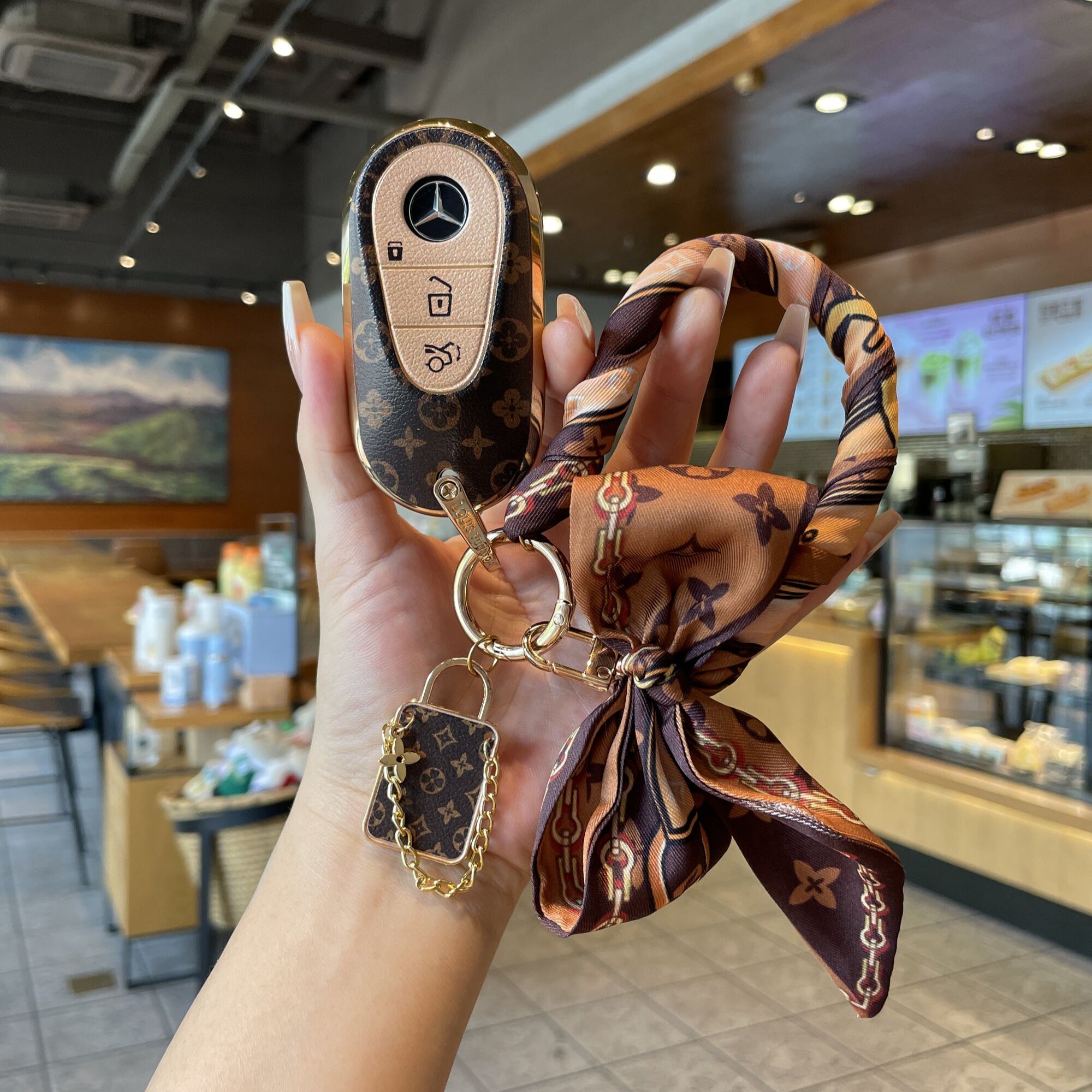 适用奔驰c260l钥匙套女e300l车c200l新glc260扣glc300l保护壳a200