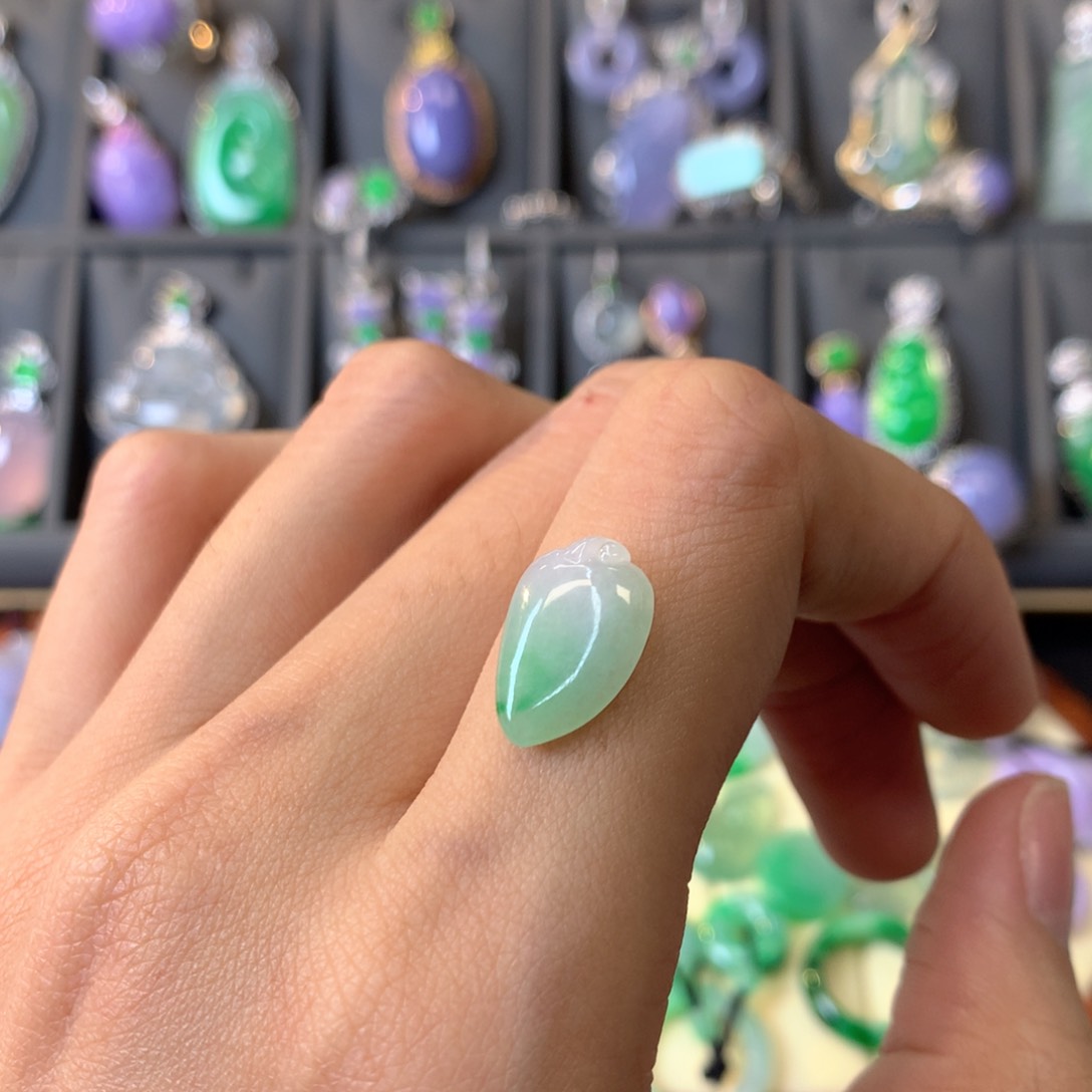 翡翠颈饰未镶嵌裸石