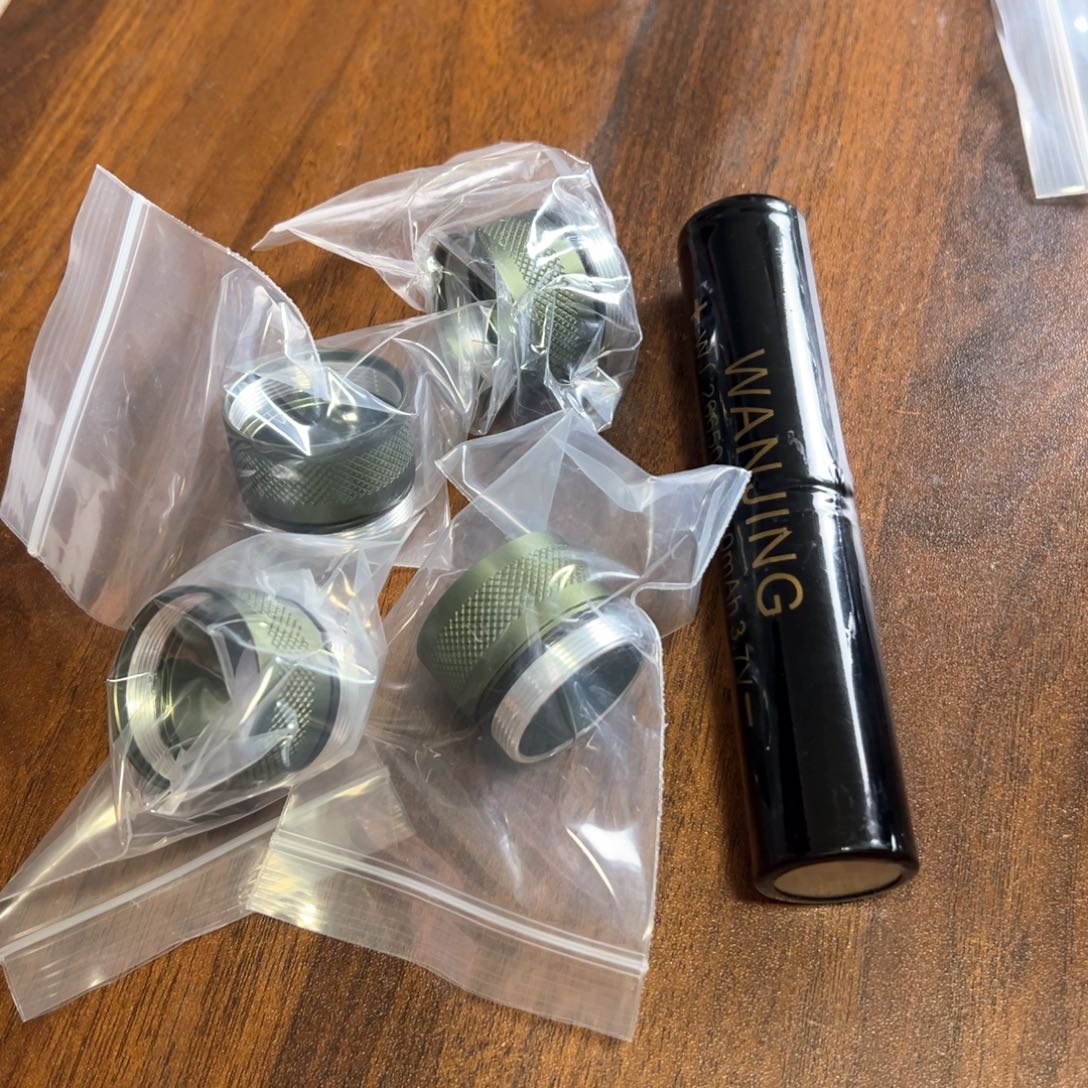 A8 A9强光照射手电加长节套餐