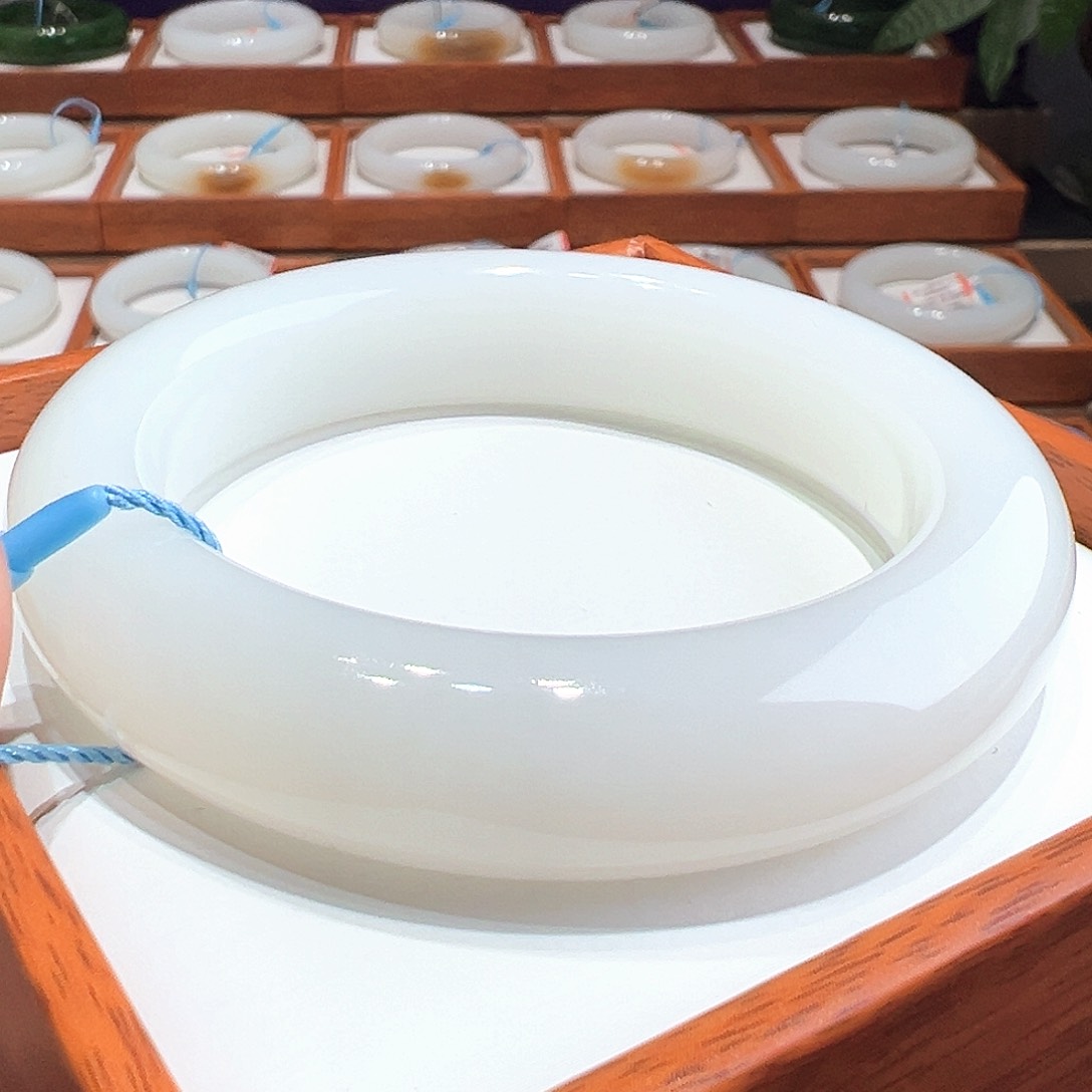 和田玉手镯5758未镶嵌