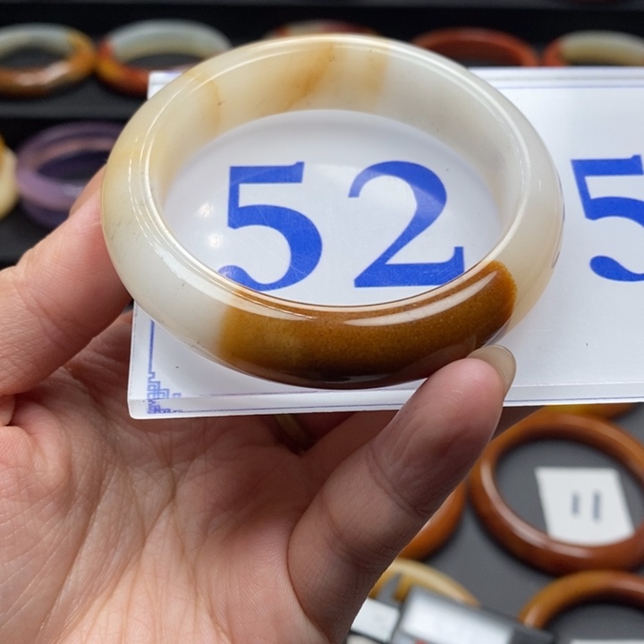 石英质玉（黄龙玉）手镯未镶嵌