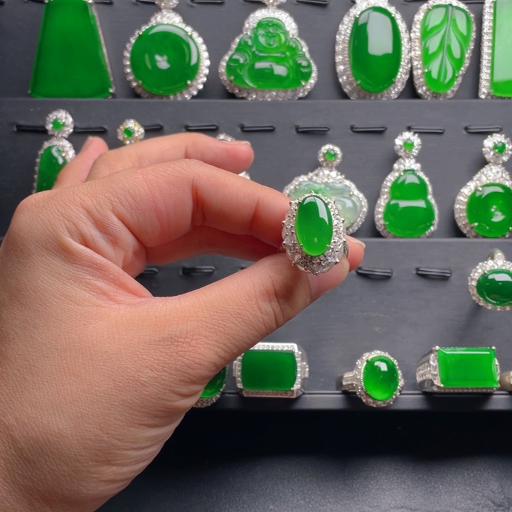 翡翠戒指银S925镶嵌翡翠戒指