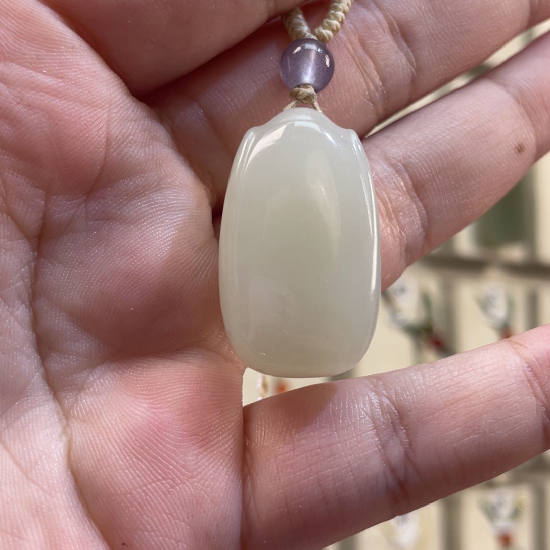 随****和田玉未镶嵌颈饰