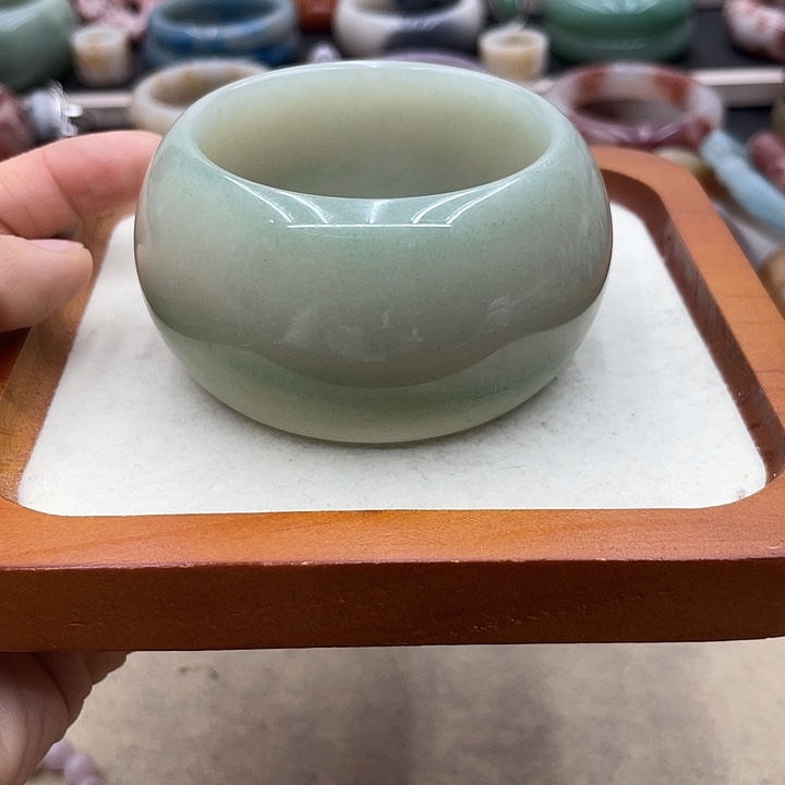 石英质玉圈口齐全未镶嵌