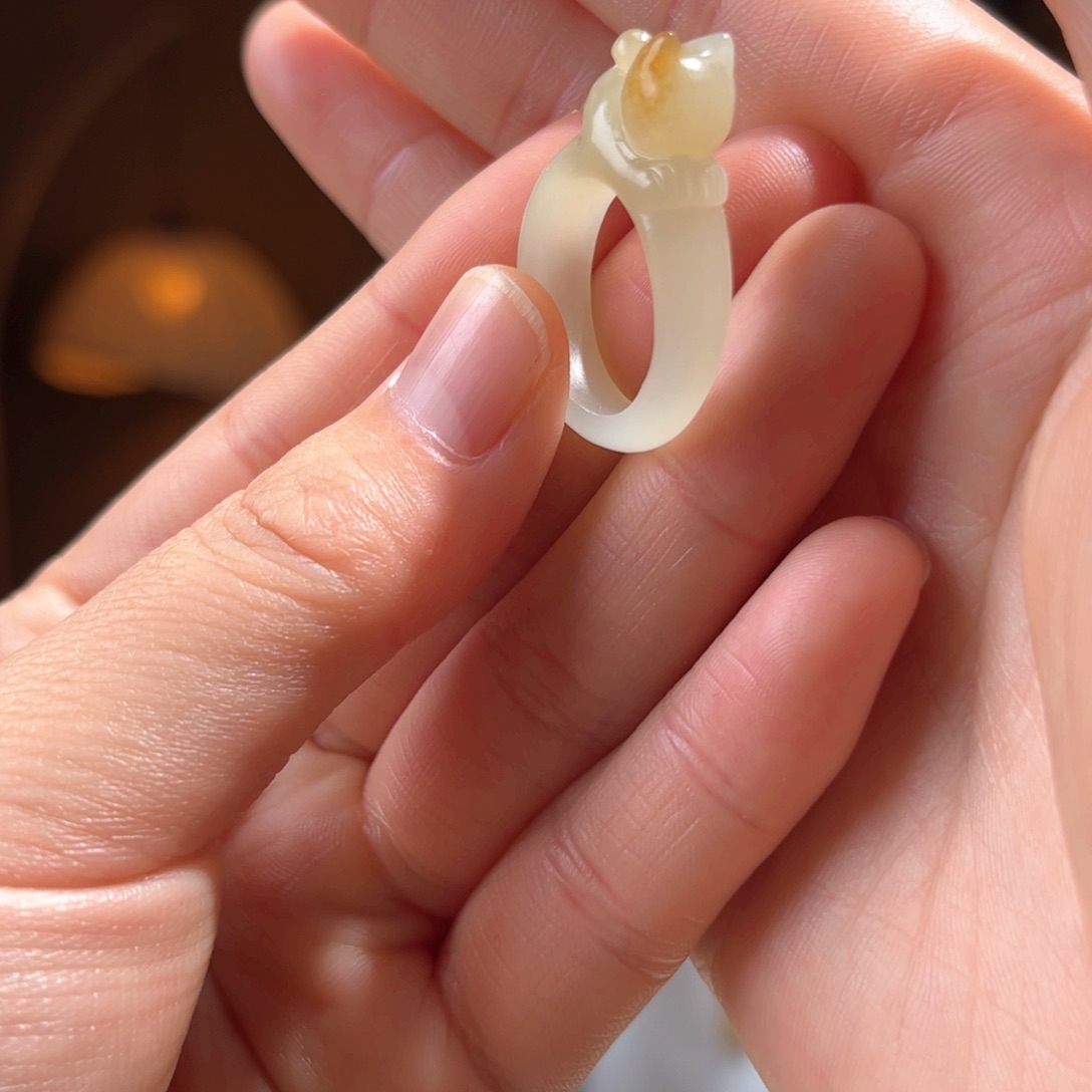 未镶嵌戒指和田玉新疆若羌一口糖猫咪14号450