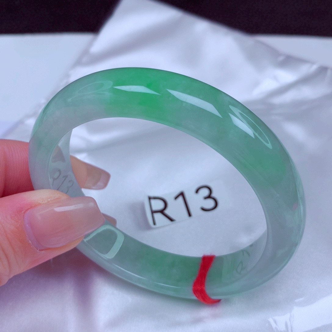 翡翠未镶嵌手镯手镯