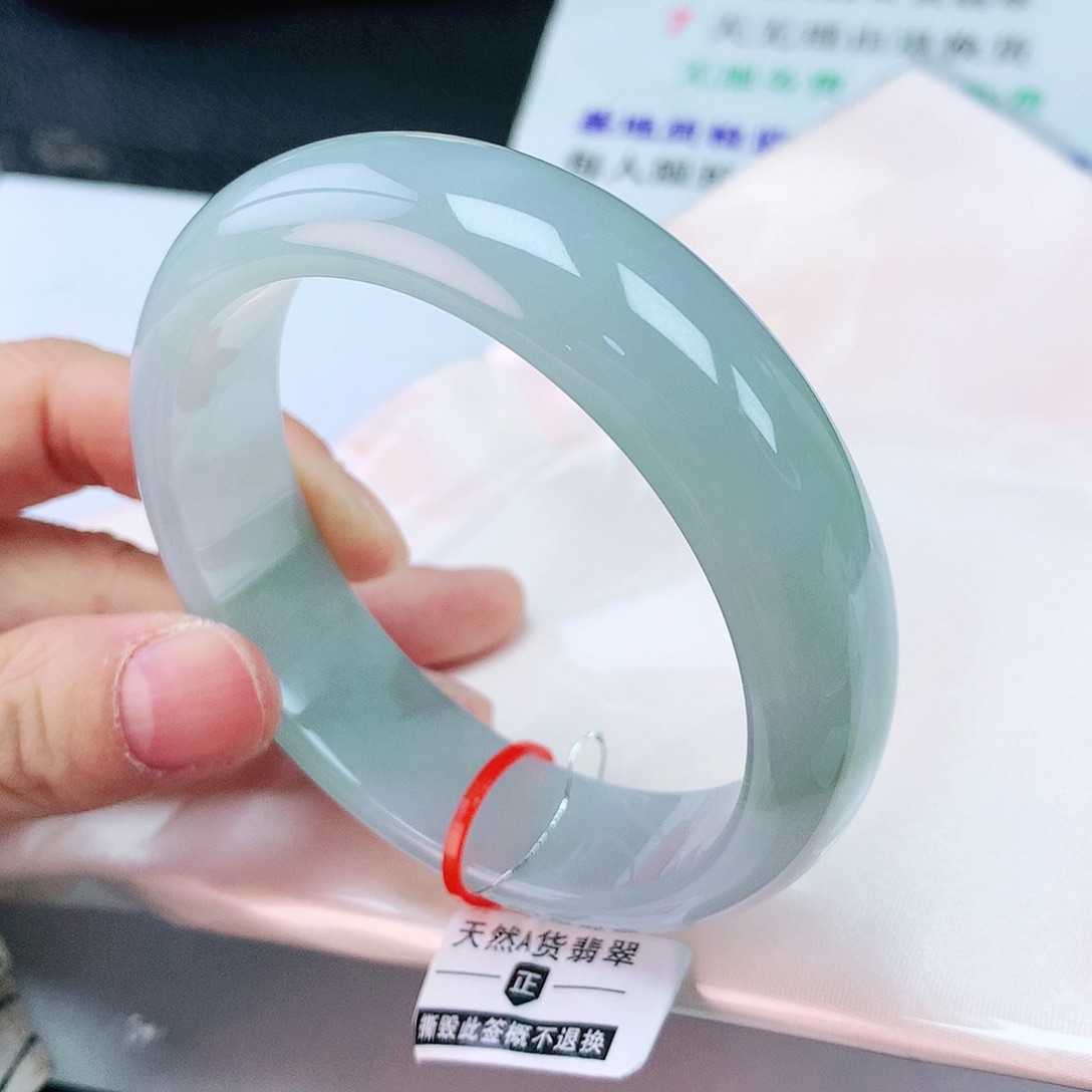 翡翠手镯未镶嵌59轮胎