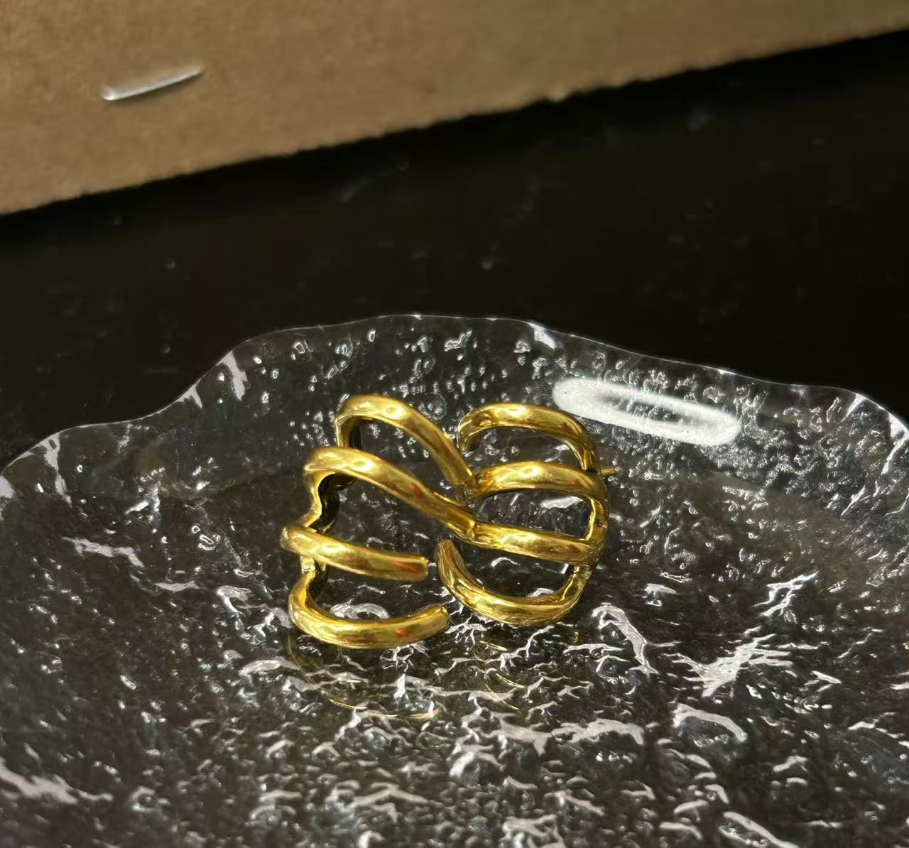 周帝王电黑金黄金足金复古不规则经典耳钉潮流纯金欧美简约