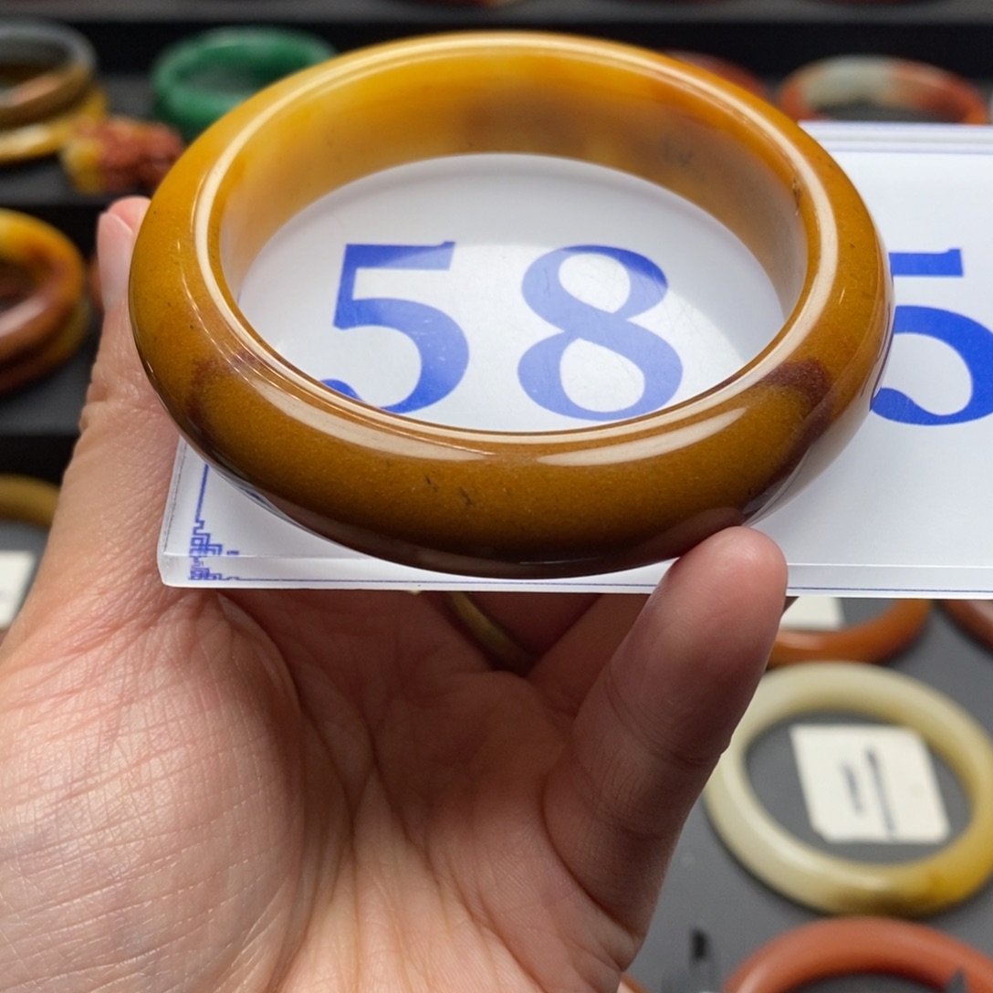 石英质玉（黄龙玉）手镯未镶嵌