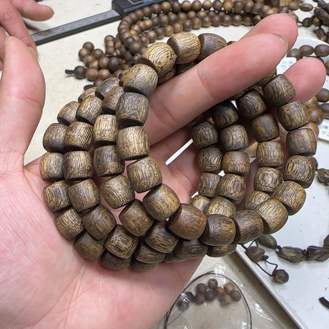 沉香沉香碎屑奇楠沉香鼓珠单圈1.0-8g凹身多样性发一条