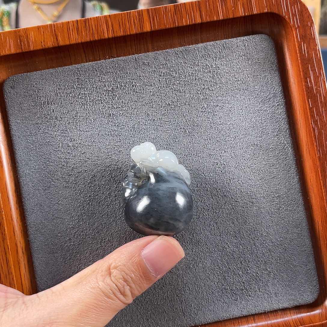 和田玉未镶嵌吊坠(不含链)