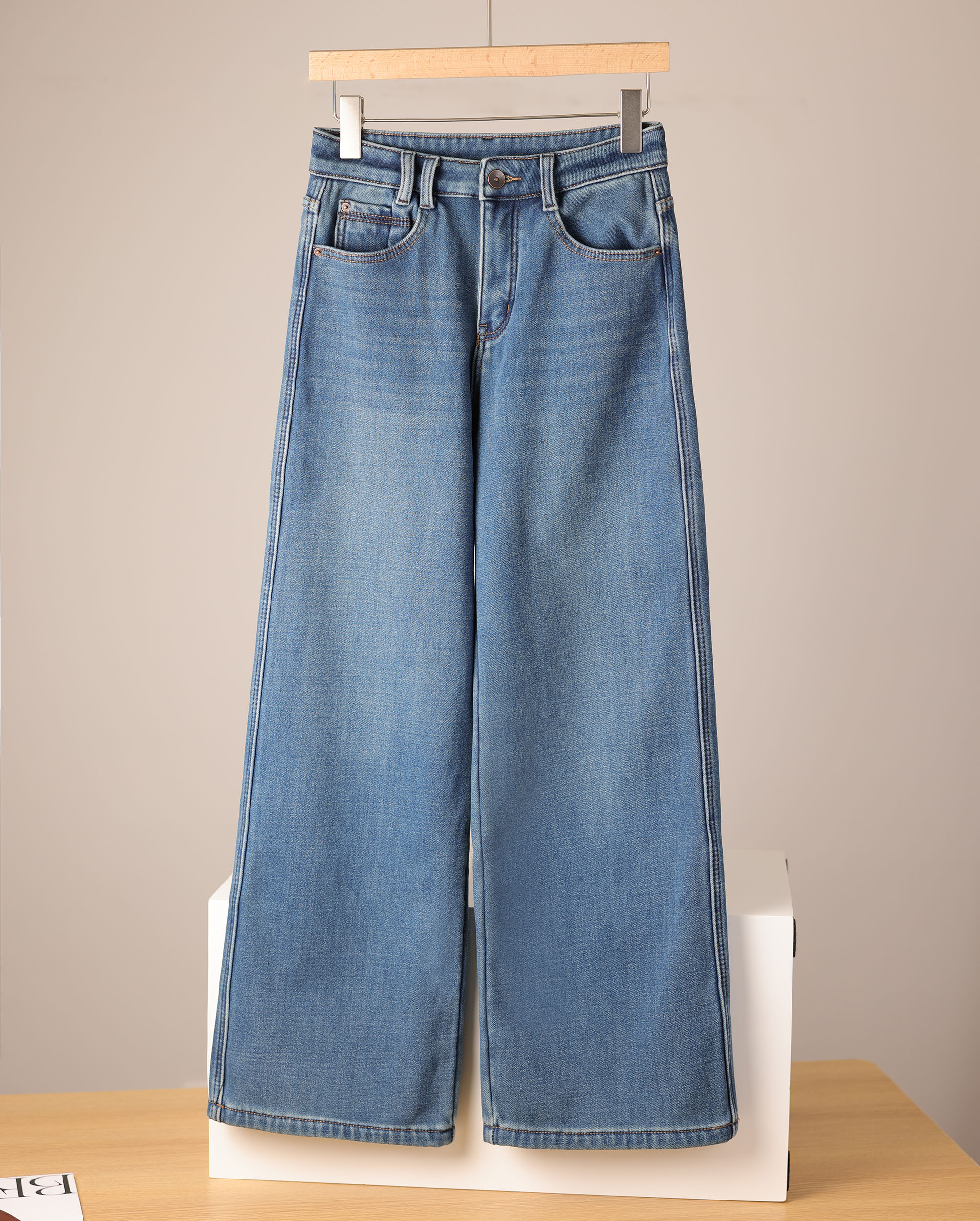 加绒加厚高腰直筒牛仔裤女2025新款冬季保暖宽松经典蓝显瘦阔腿裤