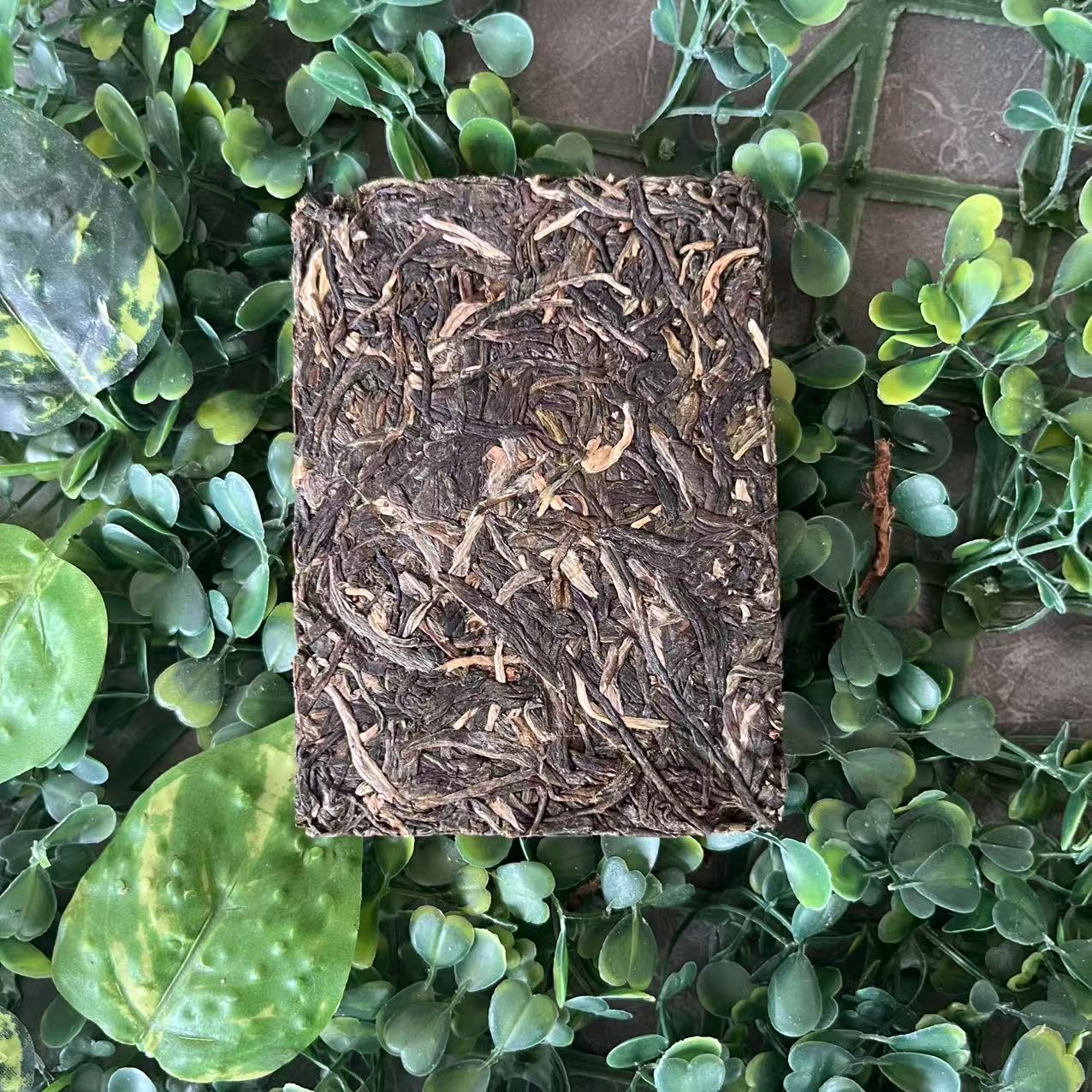 雨腾妹夫  “鸿J万X天L阵”古树普洱茶100g/砖 生茶（6月18）