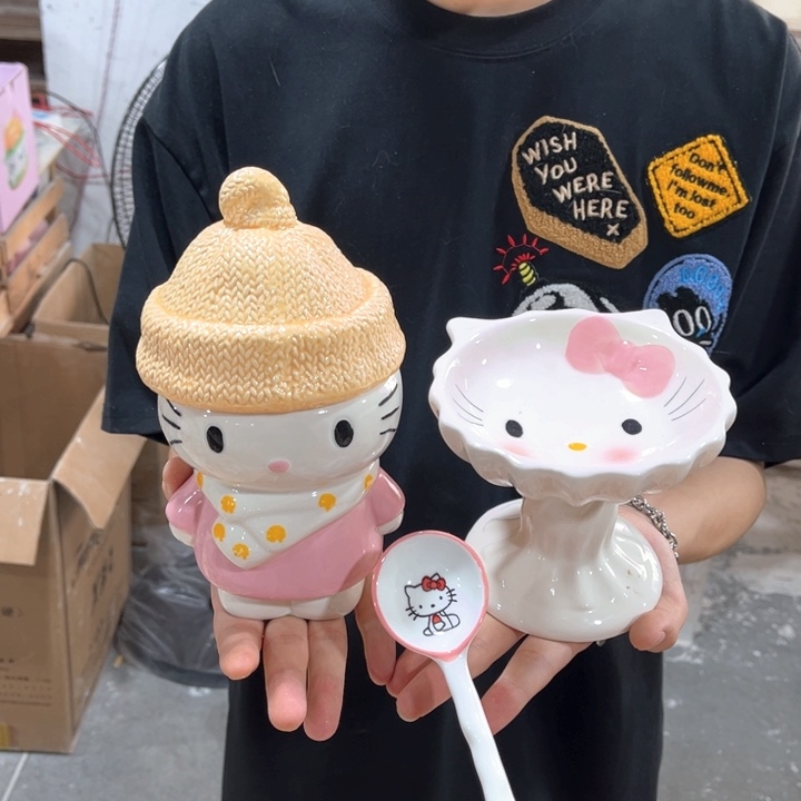 摆件这么多人在一起玩呢你是