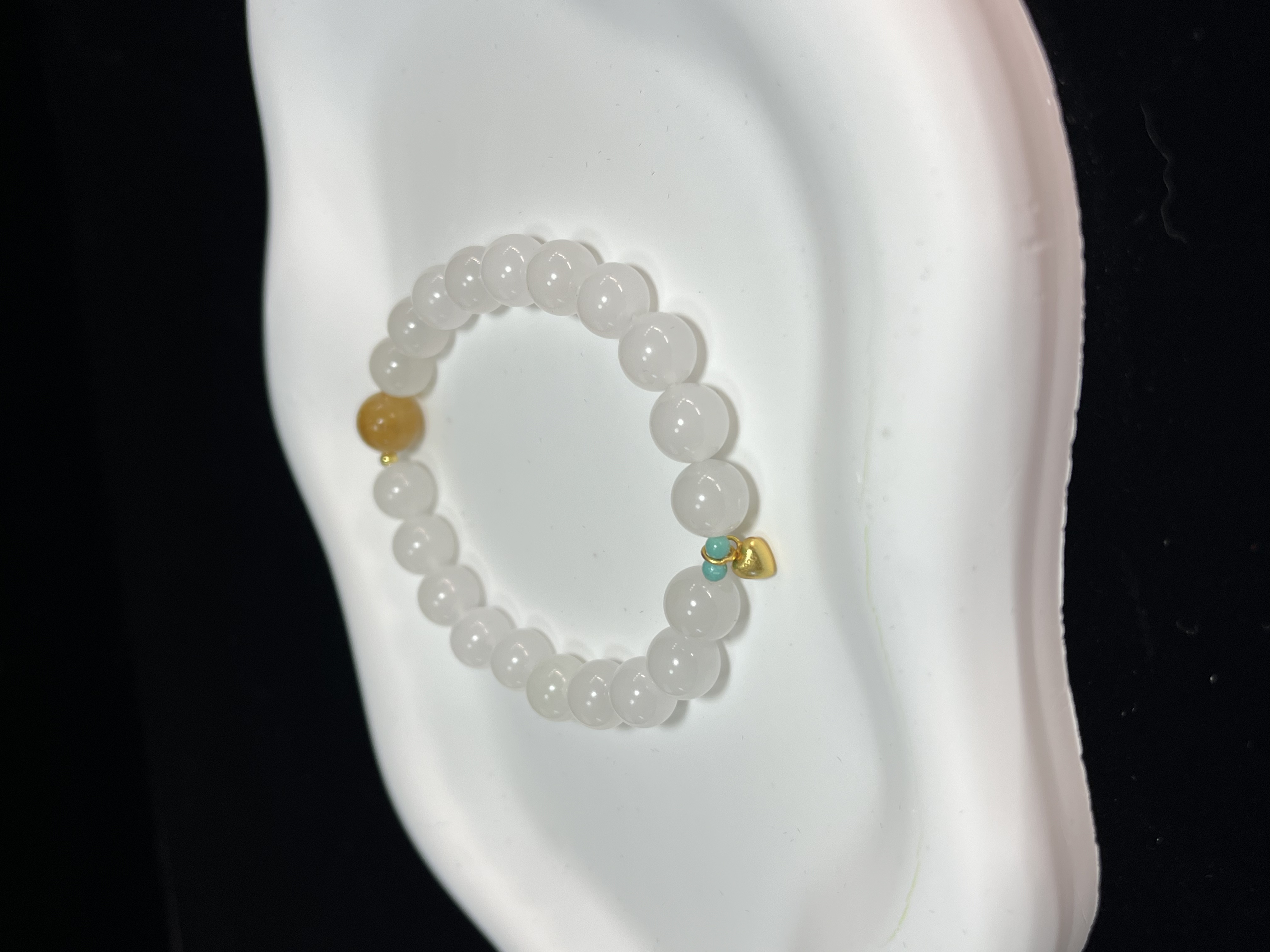 天山翠8mm碧玺顶珠手串