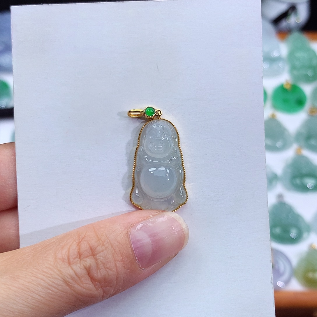 翡翠18K金镶嵌颈饰翡翠吊坠