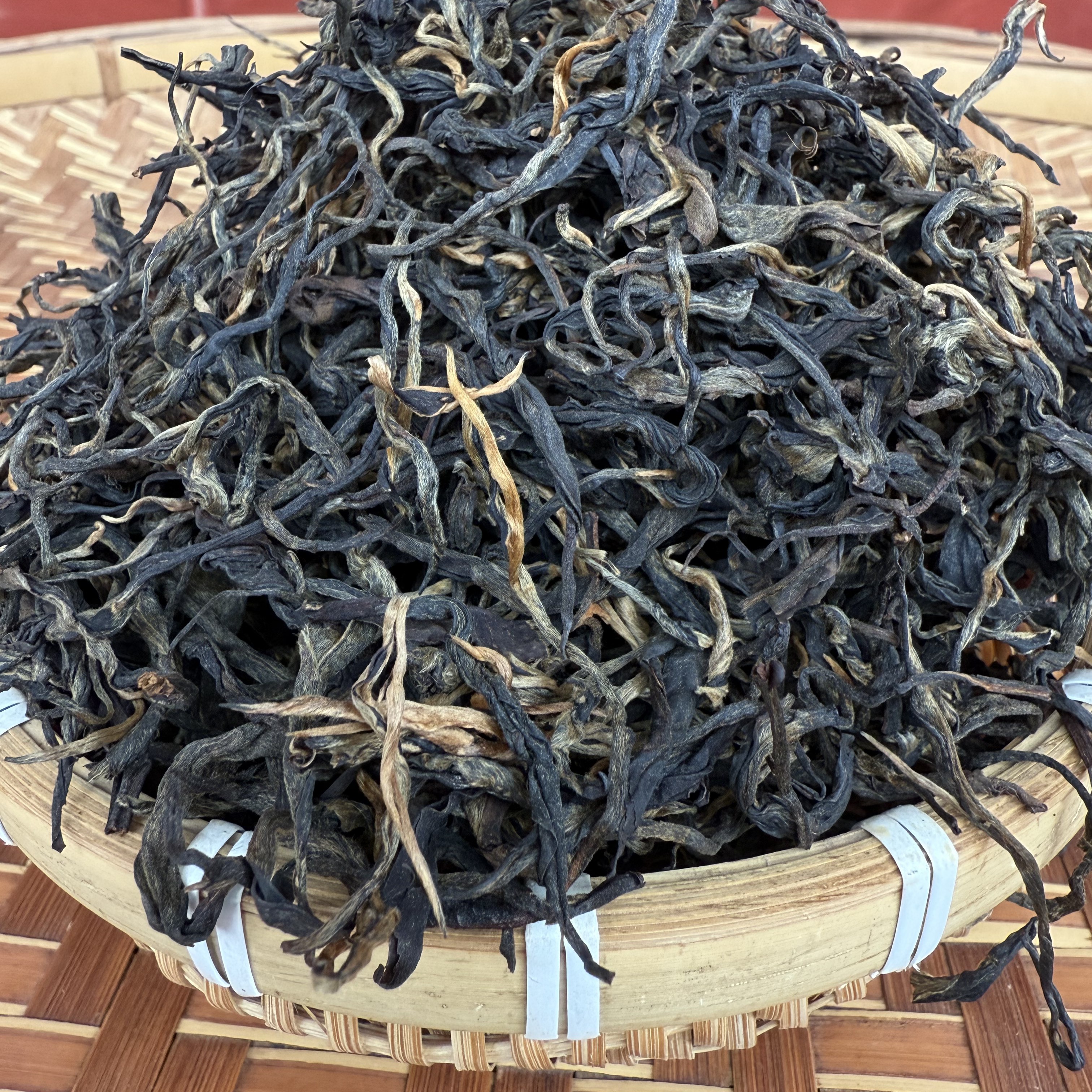 云南哀牢山 荒野老树红茶 采用100多年老树头春头采