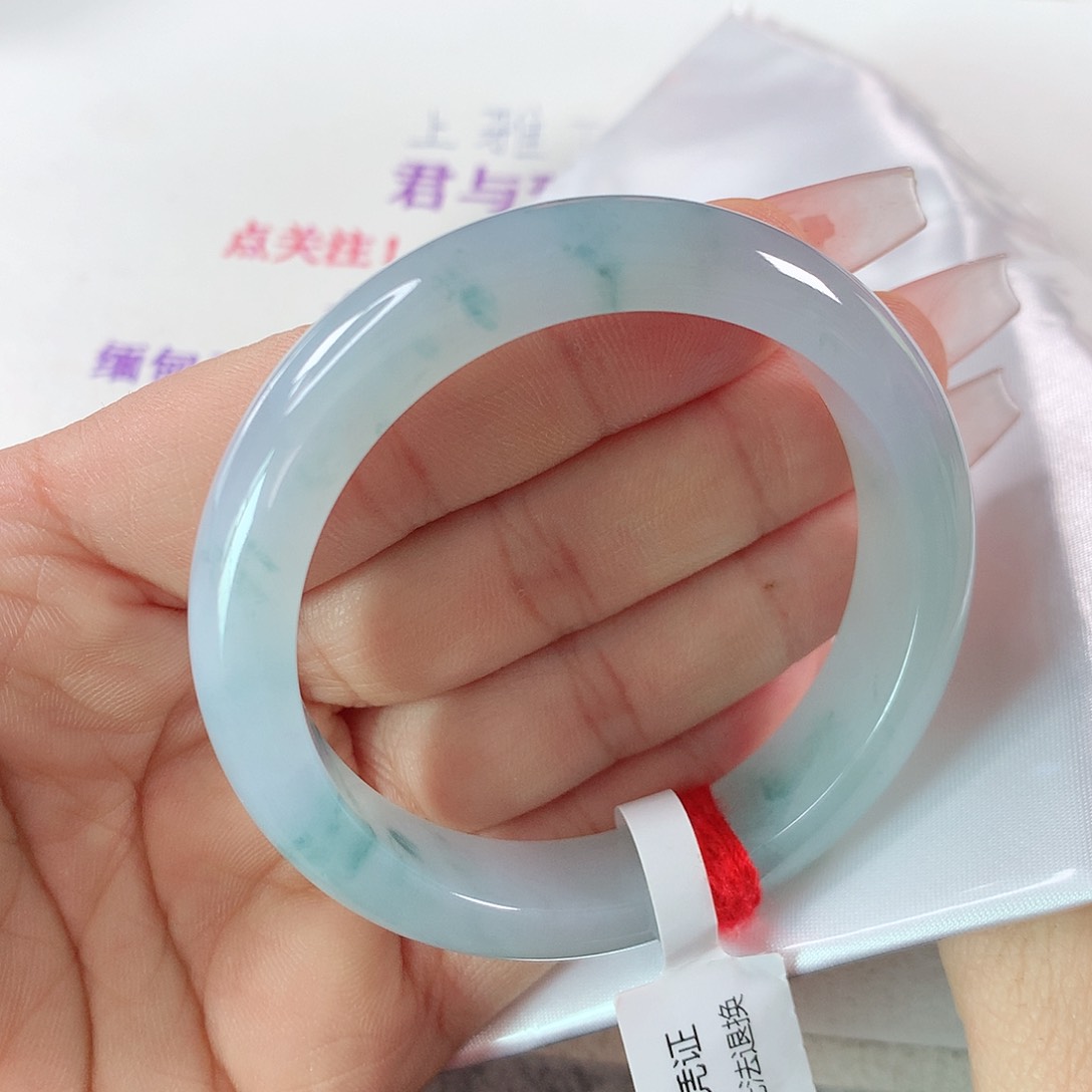 翡翠手镯未镶嵌 需包容纹裂①⑨①