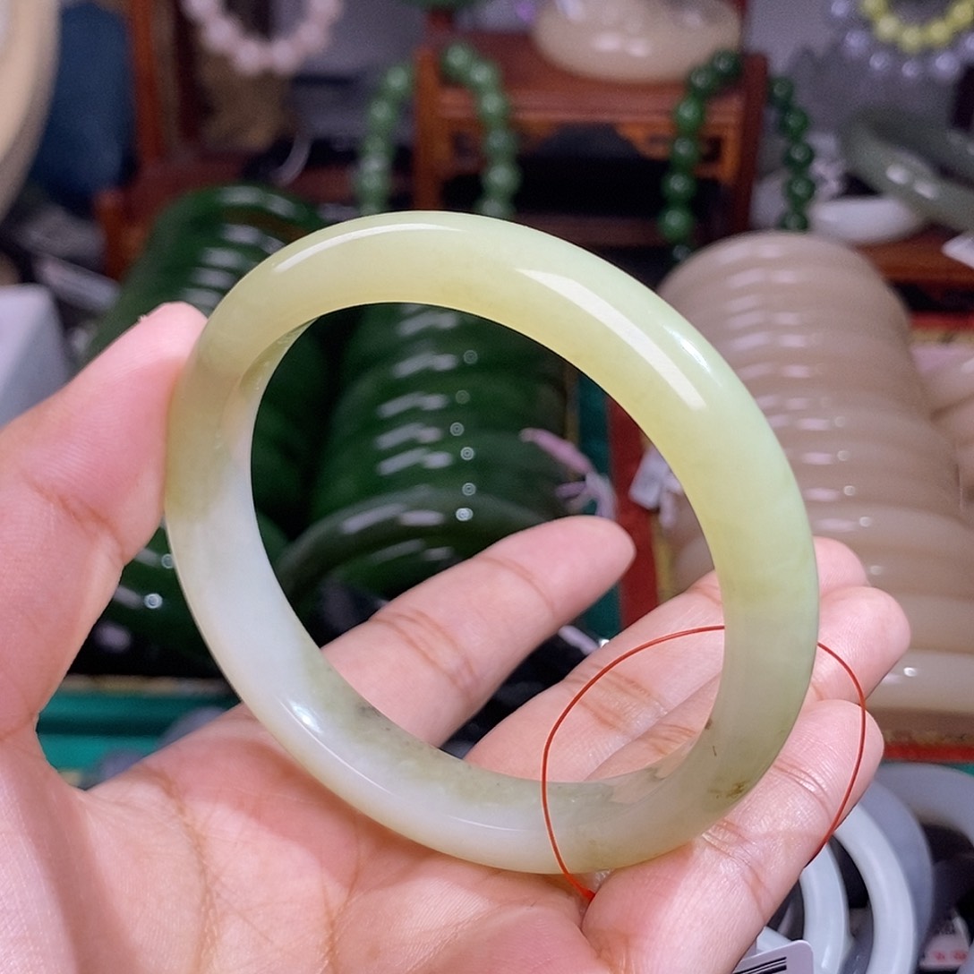 和田玉黄口福利手镯58圈未镶嵌