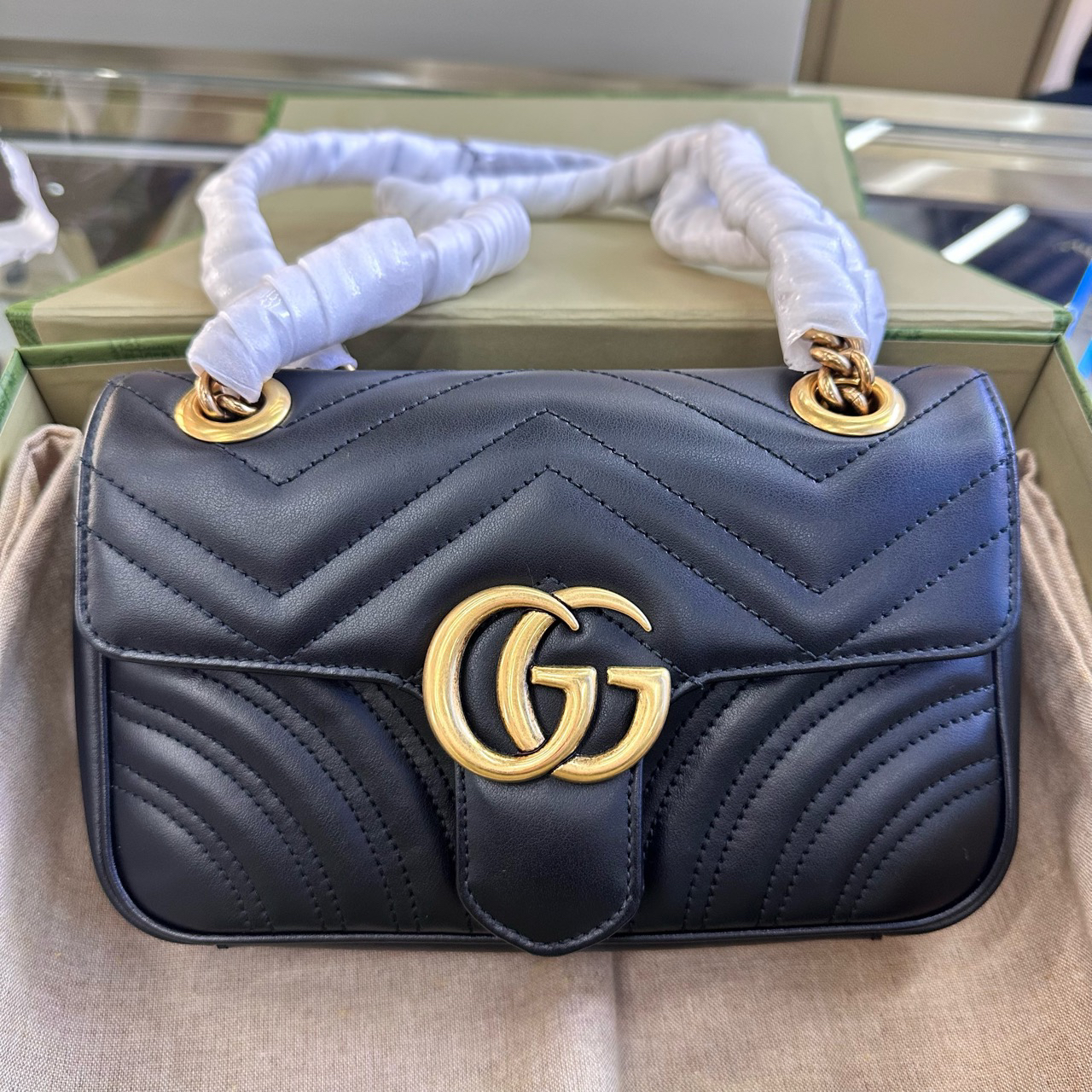 99新 GUCCI/古驰 马蒙22黑金链条包新款新标闲置近新