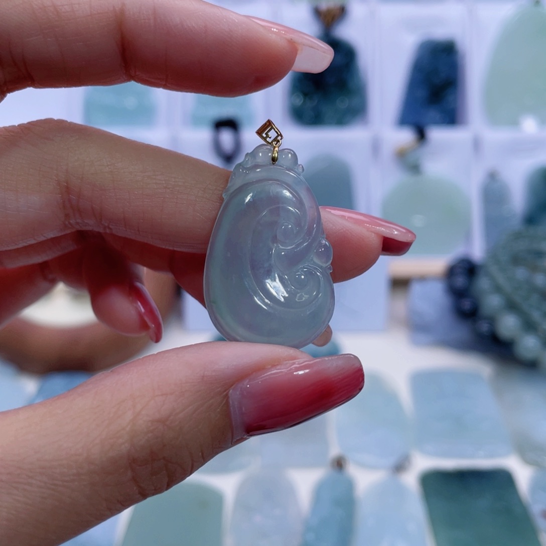 翡翠颈饰18K金镶嵌星****茶