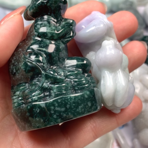 翡翠颈饰未镶嵌用****3翡翠