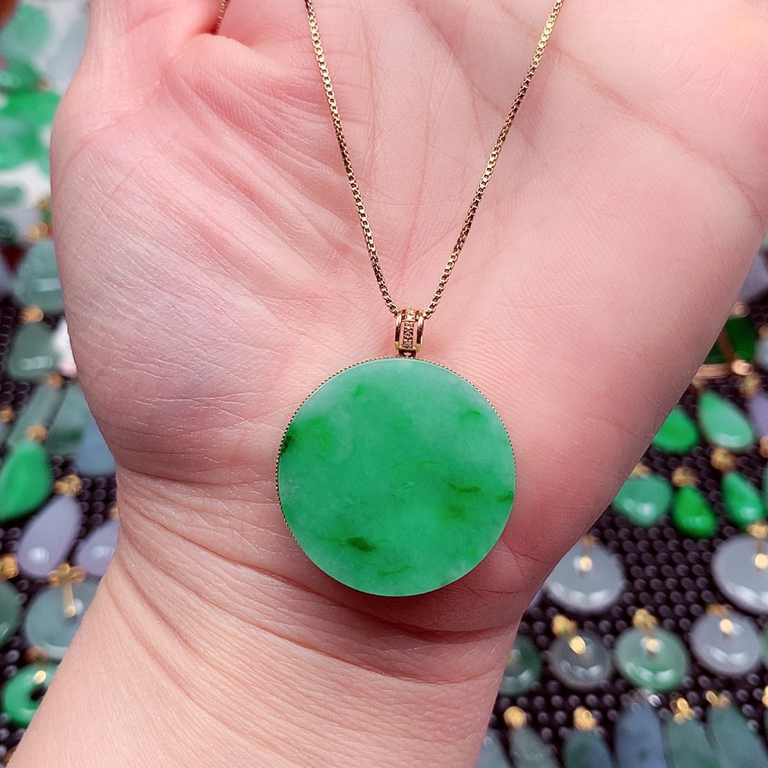 翡翠18K金镶嵌颈饰天然翡翠A货