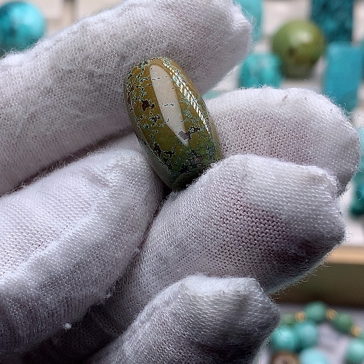 绿松石未镶嵌珠宝奇石直径11.1军绿桶珠4.3克