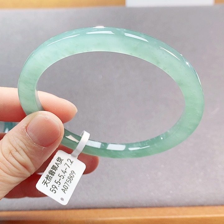 【闪购商品】翡翠手镯（圆镯）未镶嵌